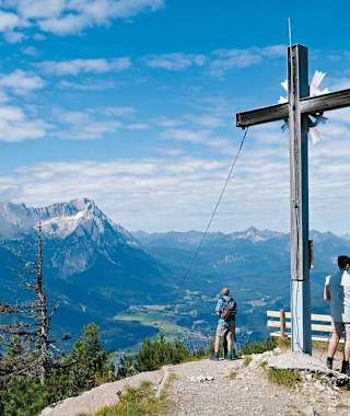 Unbedingt lohnend: der Abstecher zum Farchanter Kreuz