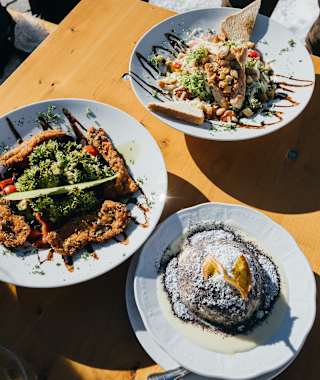 Köstliches Speisenangebot am Valeriehaus.