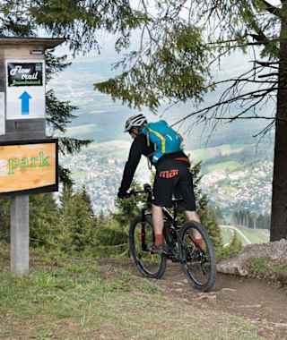 Variante bei der Abfahrt: Freeride-Trails Alpenbikepark Chur
