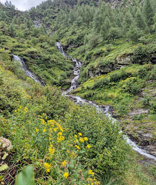 Aufstieg aus dem Tal