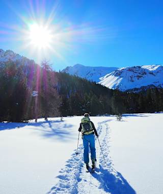 Vom Parkplatz Richtung Süden mit Blick zum Piz Daint