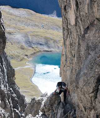 Sehr schöne Kletterstelle am felsigen Schluchtrand über dem Steinsee.