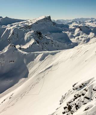 Aufstiegsspuren am Grat entlang.