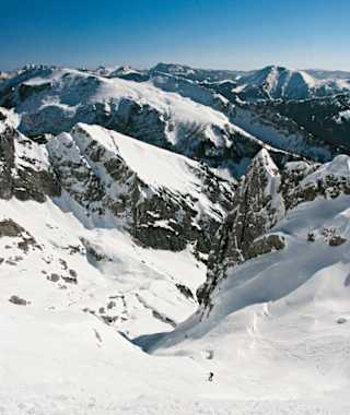 Alpines Gustostück der Tour ist die Abfahrt ins Festkogelkar.