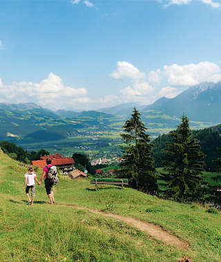 Barfuß über weiche Almwiesen zum „Gletscherblick“