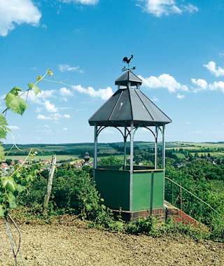 Aussichtspavillon am Rückweg vom Friedenskreuz nach Ladendorf.