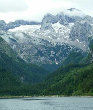Blick auf den Dachstein vom Vorderen Gosausee