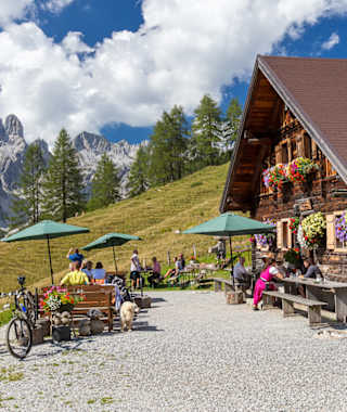 Die Wallenhütte auf der Sulzenalm