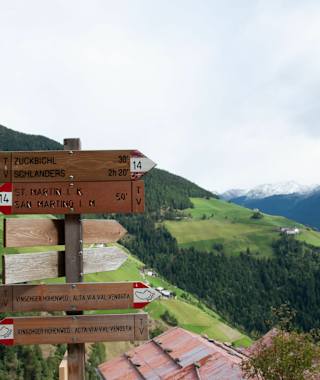 Wegweiser am Höhenweg