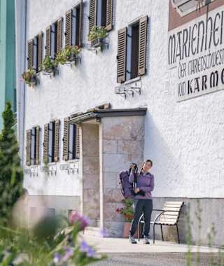 Beim Haus der Achtsamkeit schließt sich der Kreis des Weitwanderweges „Weg der Achtsamkeit".