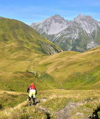 Abfahrt zur Almajuralpe