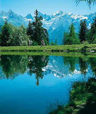 Romantisches Ausflugsziel Schnadiger Weiher mit dem nördlichen Kaunergrat