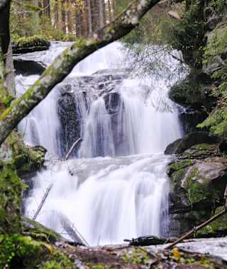 Ein Wasserfall im Naturpark