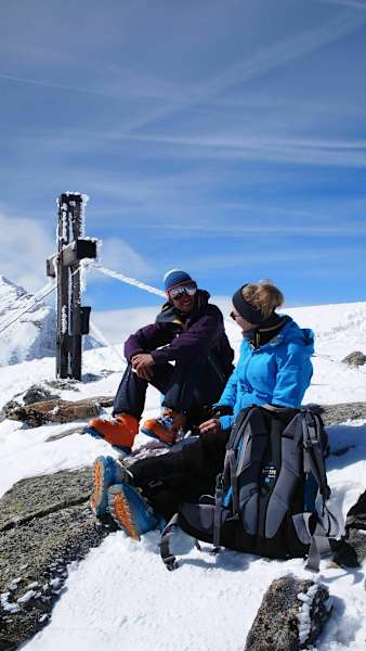 Skitour im Stubachtal: Am Gipfel der Hochfürleg in der Weißsee Gletscherwelt