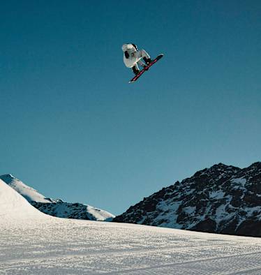 Im Engadiner Freestyle-Paradies gibt es passende Lines sowohl für Anfänger als auch Profis. Im Winter 2025 wird der Corvatsch Park zum Austragungsort der FIS Freestyle World Championships in den Disziplinen Halfpipe und Slopestyle.