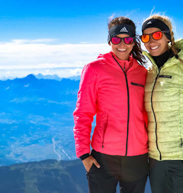 Auf dem Weg zum Mont Blanc: Maggy und Anja am Refuge du Goûter