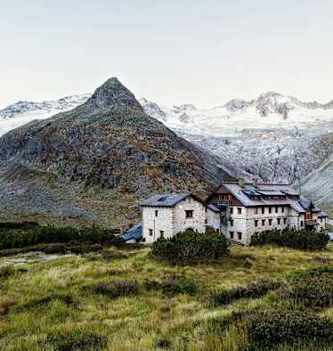 In Stein und Zirbe - die Berliner Hütte