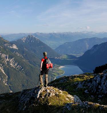 Herrlicher Ausblick von der Seebergspitze (2.085 m) nach Maurach