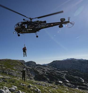 Helikopter in den Bergen