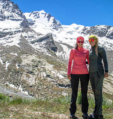 Maggy & Anja und der Gran Paradiso vom Rifugio Chabod