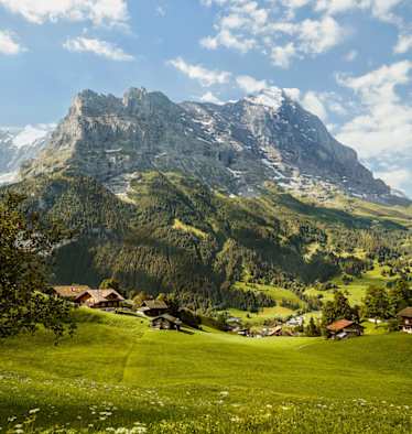 Der Eiger und seine Nordwand von Osten aus betrachtet