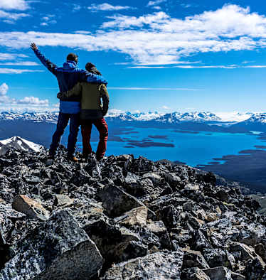 Auf dem Gipfel des Birch Mountain mit Aussicht in Richtung Llewellyn Glacier