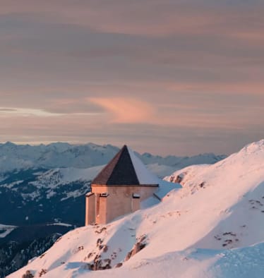 Ausblick von der Deutschen Kapelle des Dobratsch (2.161 m) auf die Gailtaler Alpen