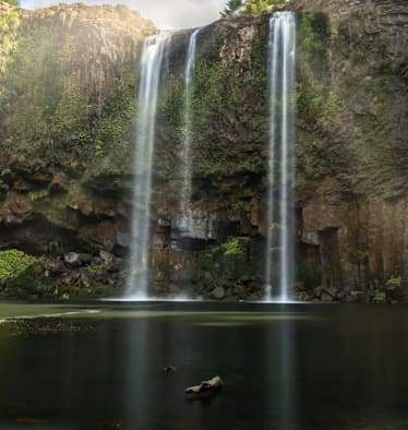 Fotograf Johannes Friedl ist mit seiner Familie und dem Campervan durch Neuseeland gereist, im Bild die Whangarei Falls