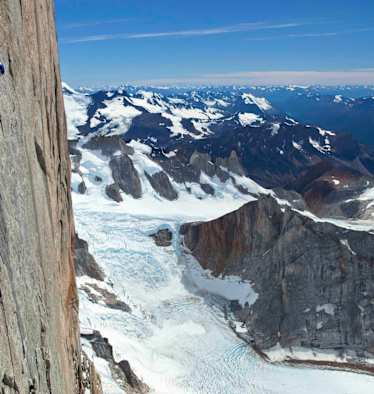 David Lama klettert am Cerro Torre in den Anden