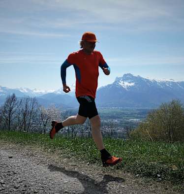  Jede Menge Glückshormone werden beim Laufen am Berg frei. 