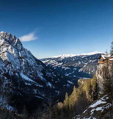 Auch im Winter ein Traum-Ziel: Die Dolomitenhütte (1.616 m) in Osttirol