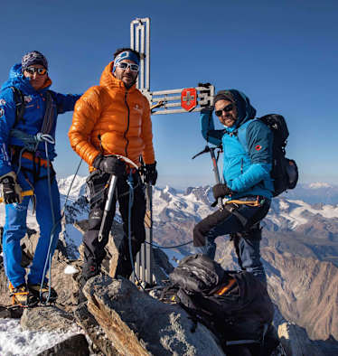 Glückliche Gesichter am Gipfel des Doms