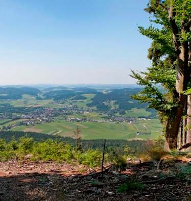 Relaxliegen am Hochbuchet mit schönem Blick über den Böhmerwald 
