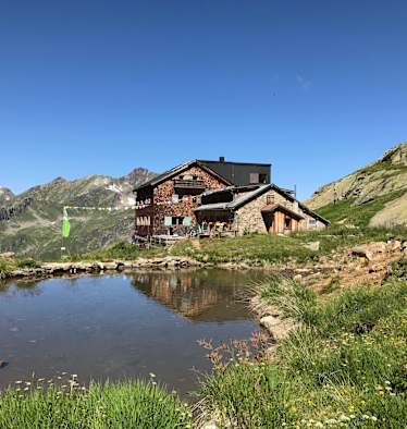 Die Edmund-Graf-Hütte auf 2.375 m