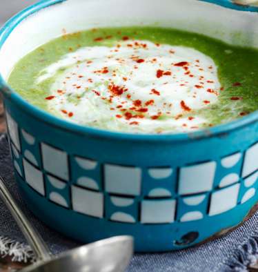 Topf mit Erbsensuppe