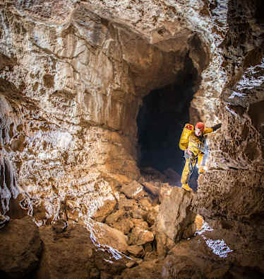 Höhlenforscher im Goldloch am Türnitzer Höger (Niederösterreich)