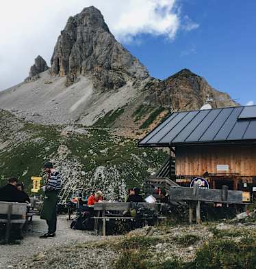 Filmoor-Standschützenhütte auf dem Karnischen Hauptkamm (Tirol)