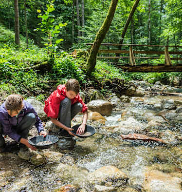 Goldwaschen in der Rehbachklamm