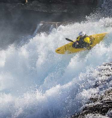 Spektakulärer Ritt im Weisswasser 