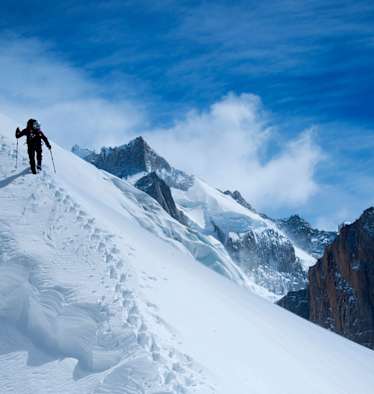 David Lama und sein Partner auf dem Weg zum Cerro Torre 2012
