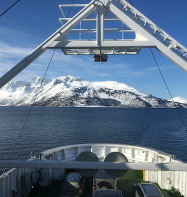 Einige Touren in den Lyngen Alps sind nur mit eine Fährüberfahrt zu erreichen.