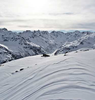 Schneelandschaft und Berge