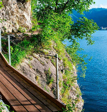 Der Miesweg am Ufer des Traunsees