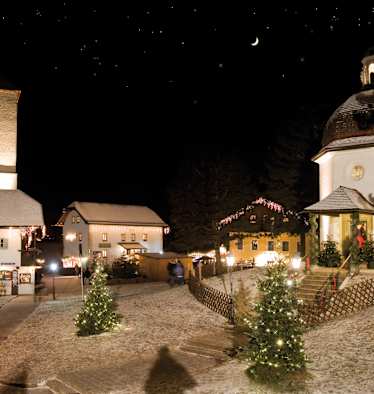 Am Ursprung des berühmtesten Weihnachtslieds: Stille-Nacht-Kapelle in Oberndorf (Salzburg)