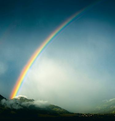 Ein Regenbogen kann sowohl gutes als auch schlechtes Wetter ankündigen - je nachdem zu welcher Tageszeit er erscheint