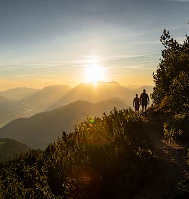 Wanderer beim Abstieg von der Gratlspitze