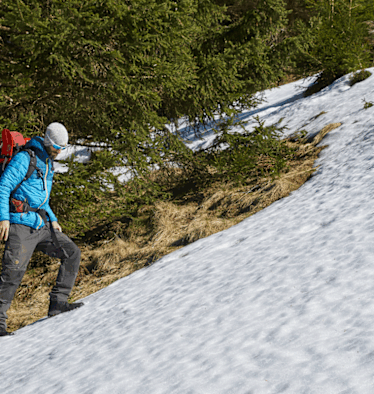 Prüfen der Schneeoberfläche: Gefroren oder aufgeweicht?