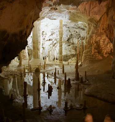 Eine Tropfsteinhöhle wie aus dem Bilderbuch