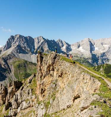 Die Bergwelten-Online-Redaktion am Weg auf das Sonnjoch