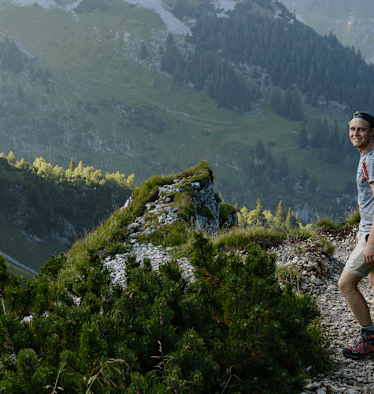 Wanderer am Alpstein in den Appenzeller Alpen in der Schweiz
